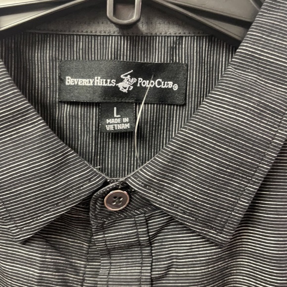 - Brand new with out tags men’s button down shirt. - Picture 2 of 7